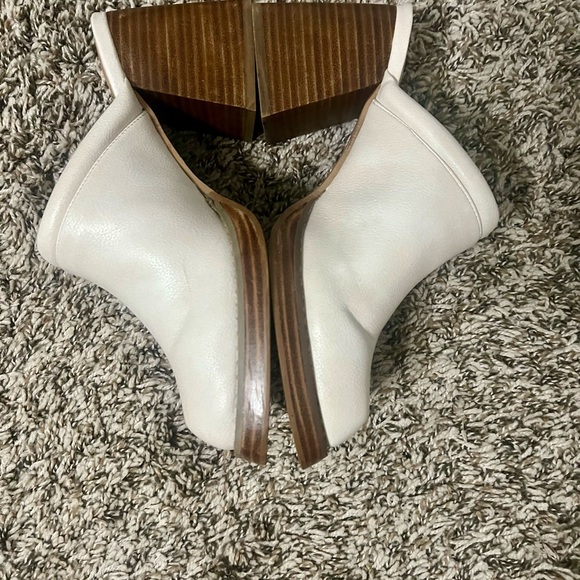 BEAST FASHION Cream Mules with Wooden Block Heel - Picture 3 of 4